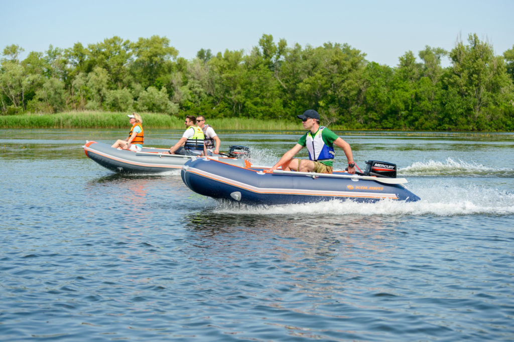 Inflatable boat in the planing mode