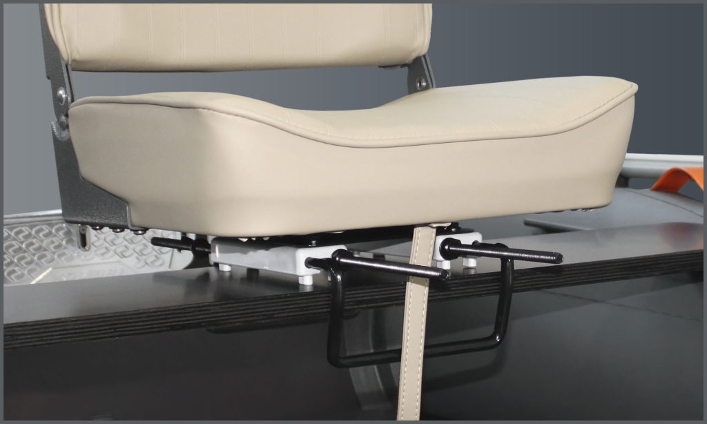 Seats and swivel mounts for KOLIBRI boats
